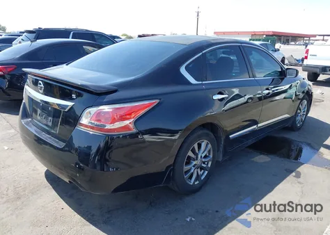 2015 Nissan Altima 2.5 S z USA, uszkodzony, nr VIN 1N4AL3AP0FN355969
